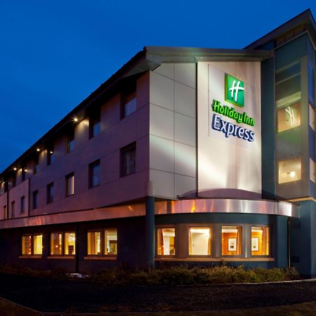 Holiday Inn Express Dunfermline By Ihg Exterior photo