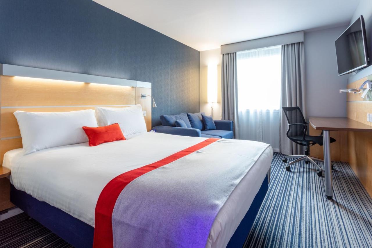 Holiday Inn Express Dunfermline By Ihg Exterior photo