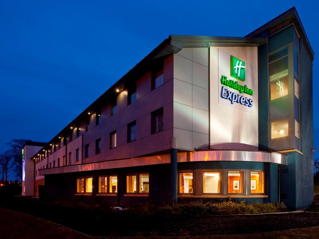 Holiday Inn Express Dunfermline By Ihg Exterior photo