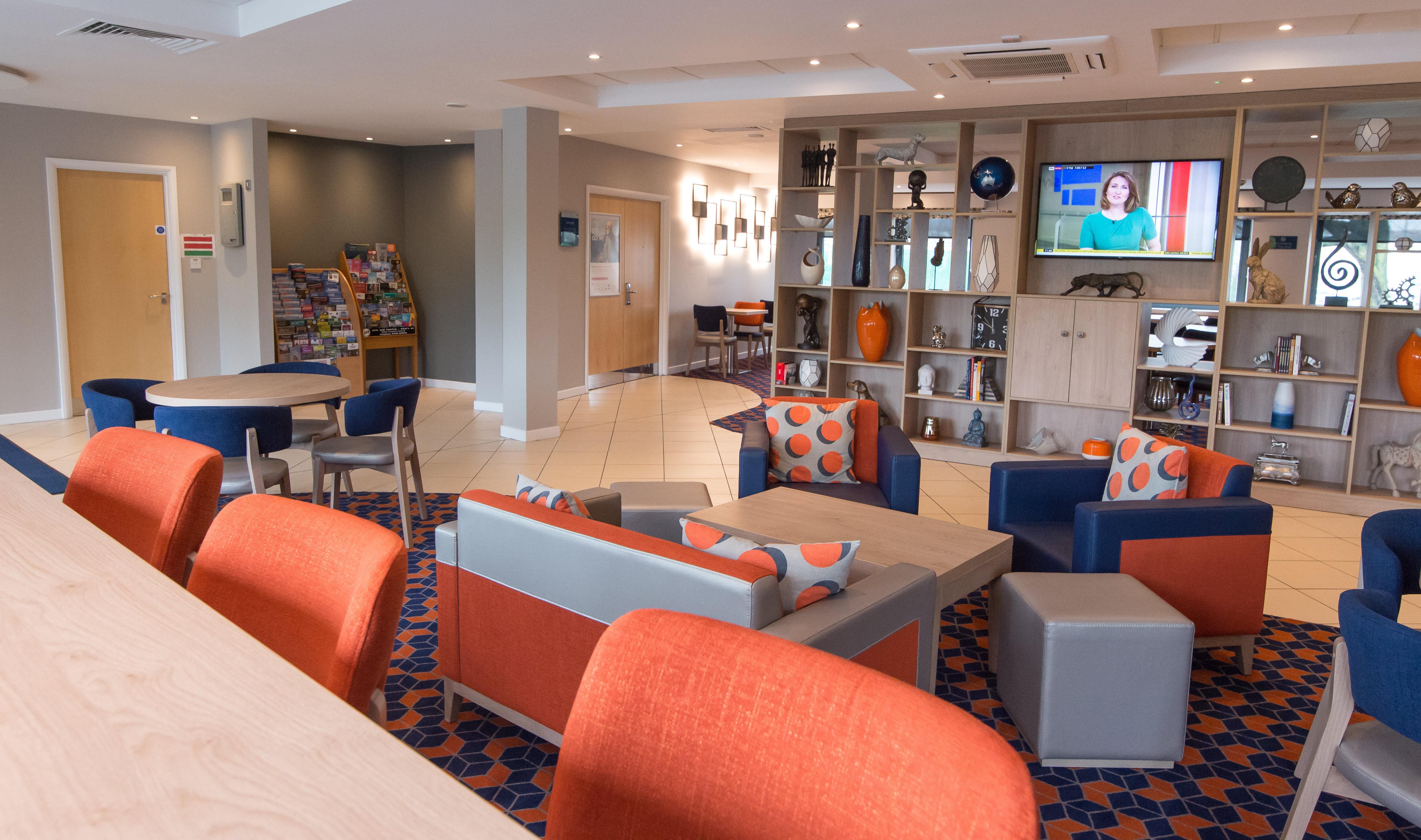 Holiday Inn Express Dunfermline By Ihg Exterior photo