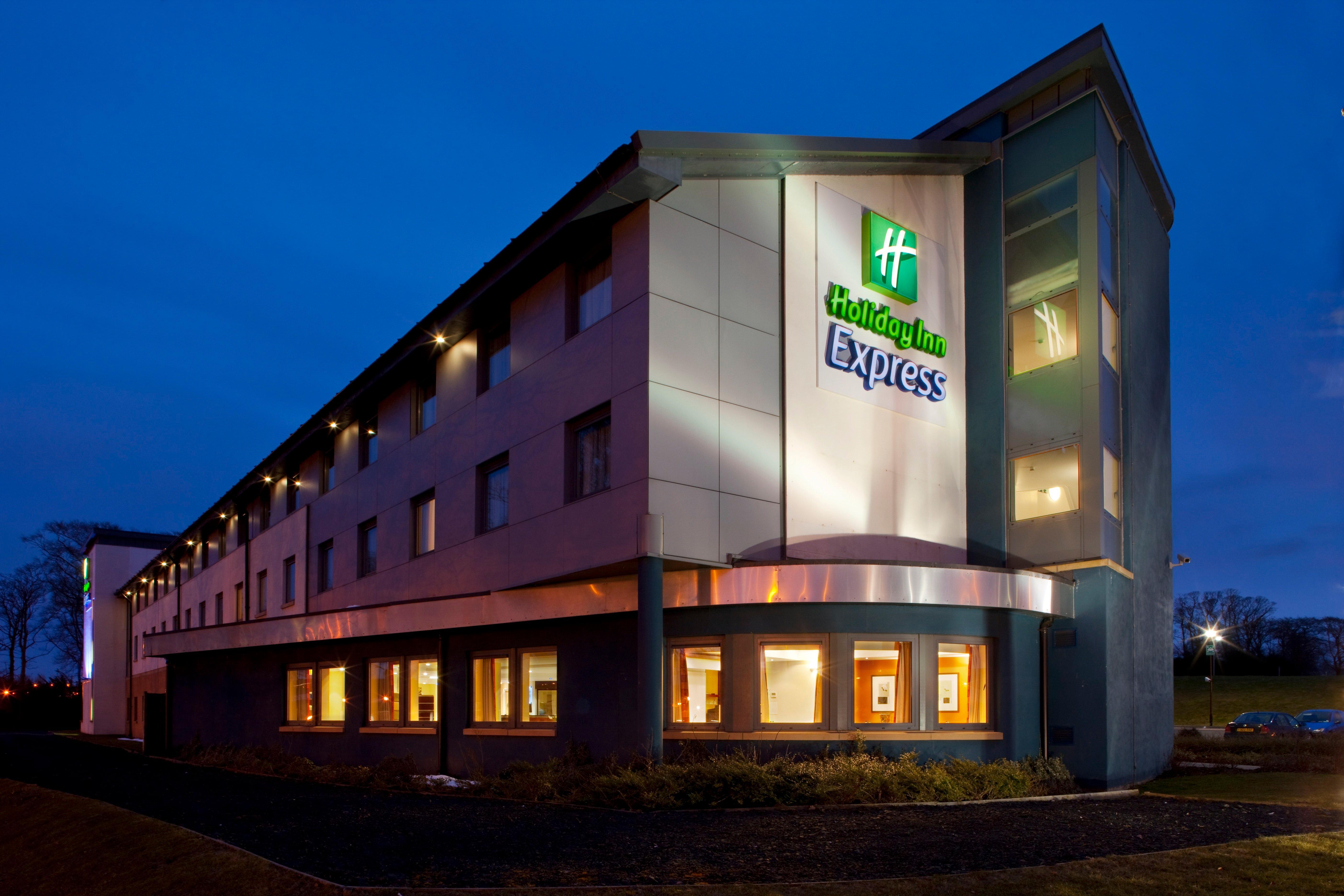 Holiday Inn Express Dunfermline By Ihg Exterior photo