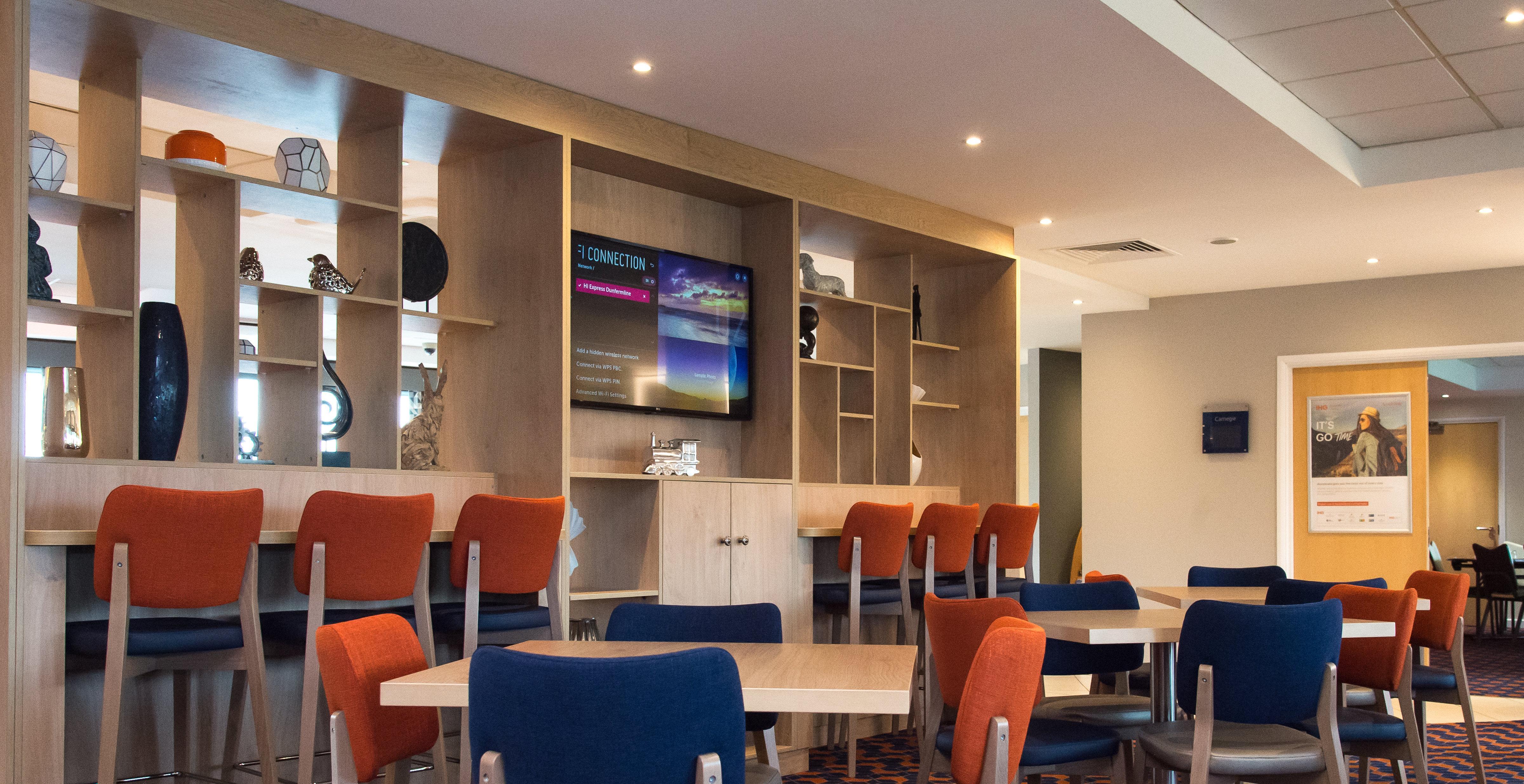 Holiday Inn Express Dunfermline By Ihg Exterior photo