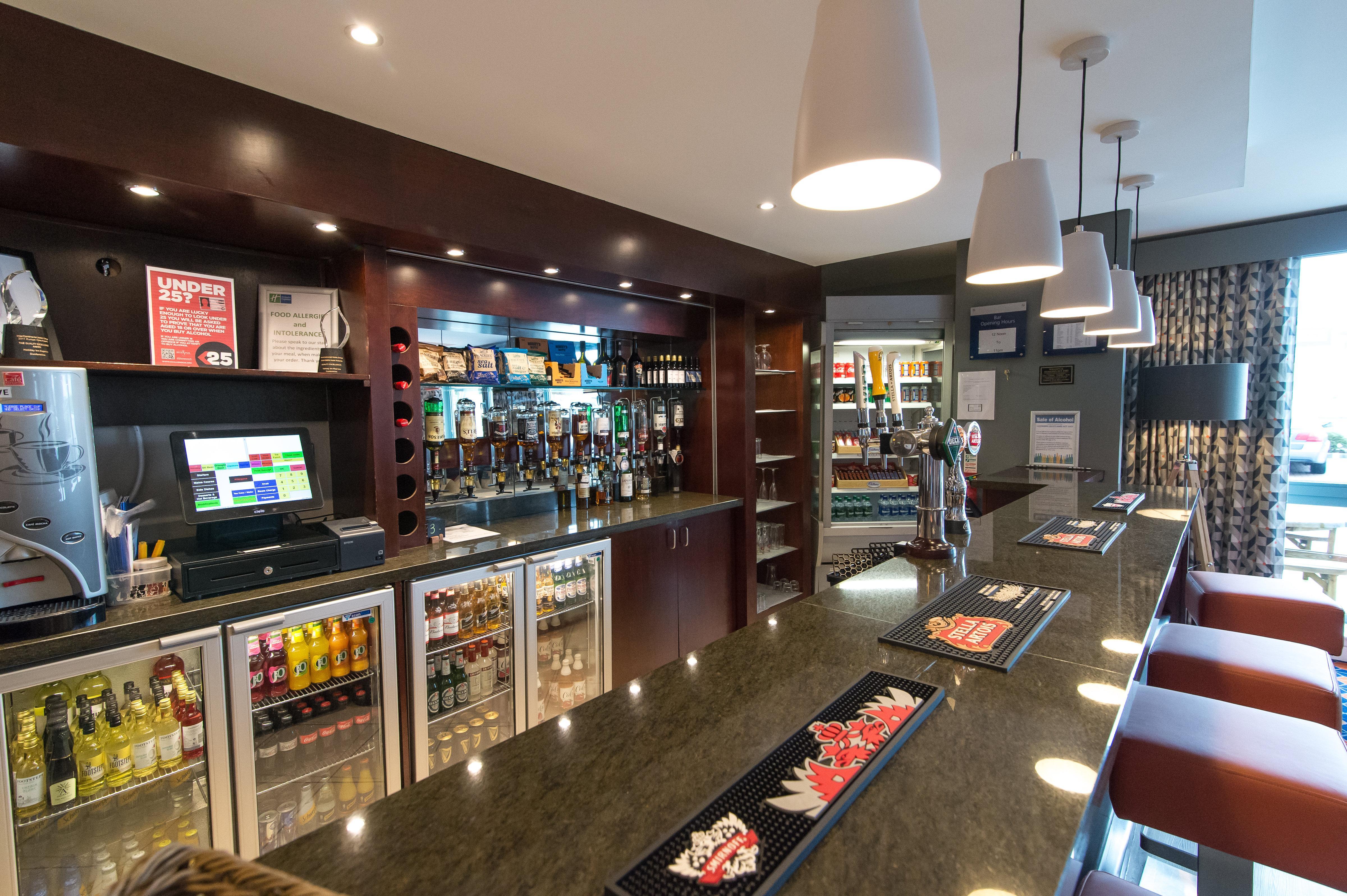 Holiday Inn Express Dunfermline By Ihg Exterior photo