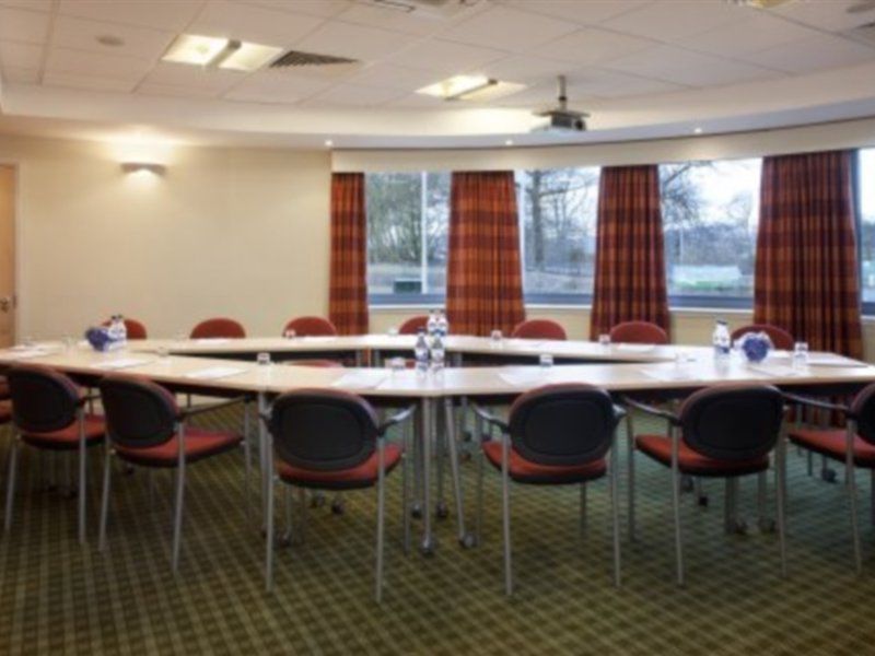 Holiday Inn Express Dunfermline By Ihg Exterior photo
